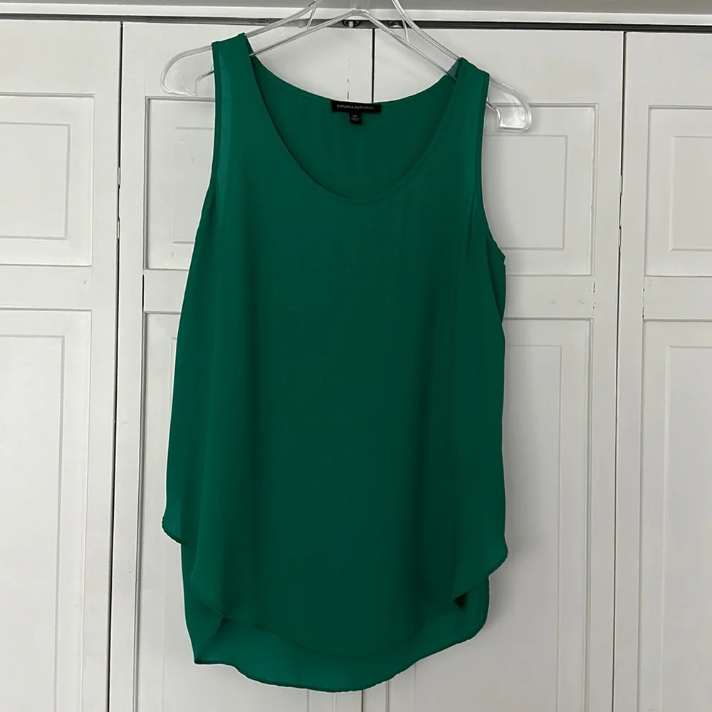 Dressy green tank - Picture 1 of 4